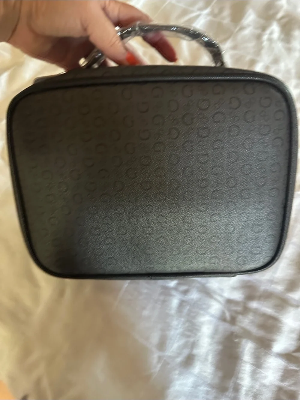 NWT GUESS Gray Signature Logo Cosmetic/Travel Case